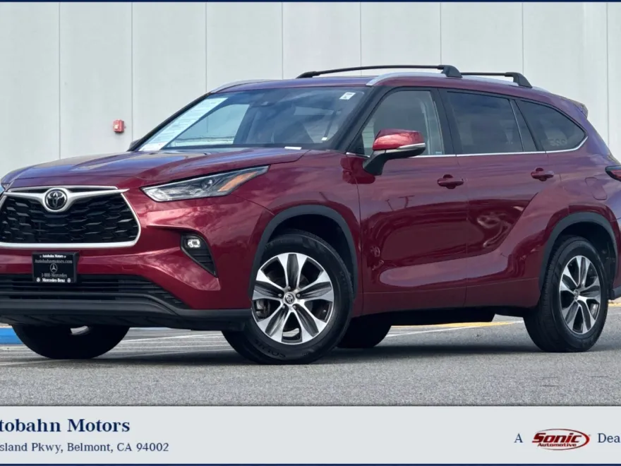 2023 Toyota Highlander L photo 1