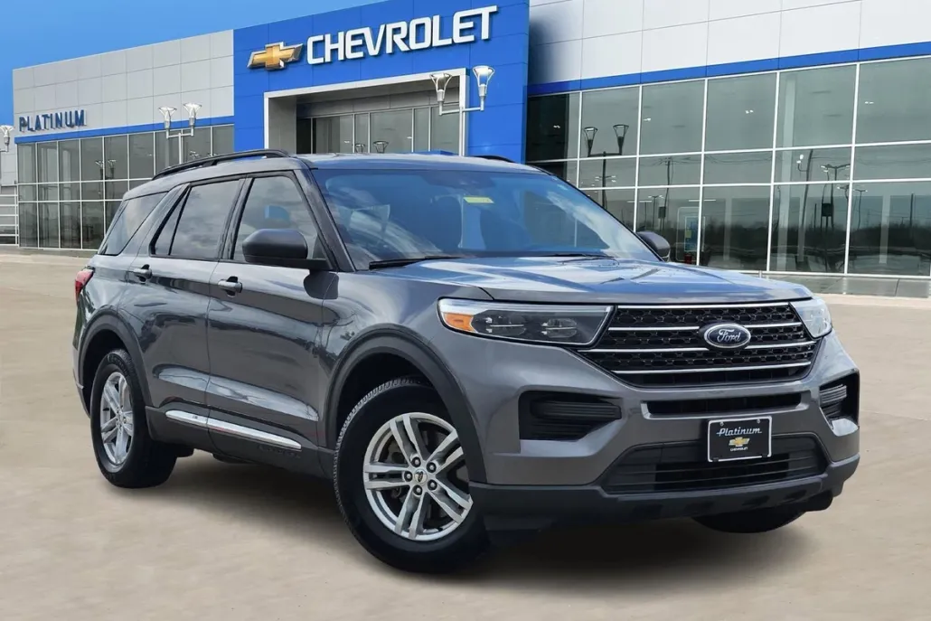 2021 Ford Explorer XLT photo 1