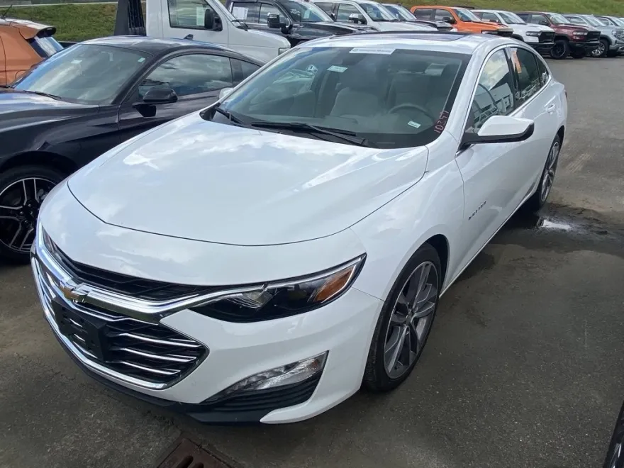 2023 Chevrolet Malibu 1LT photo 1