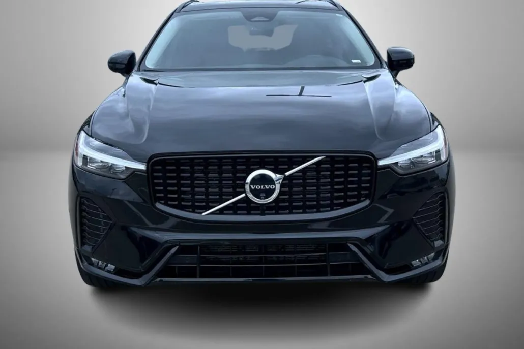 2024 Volvo XC60 B5 Plus photo 1