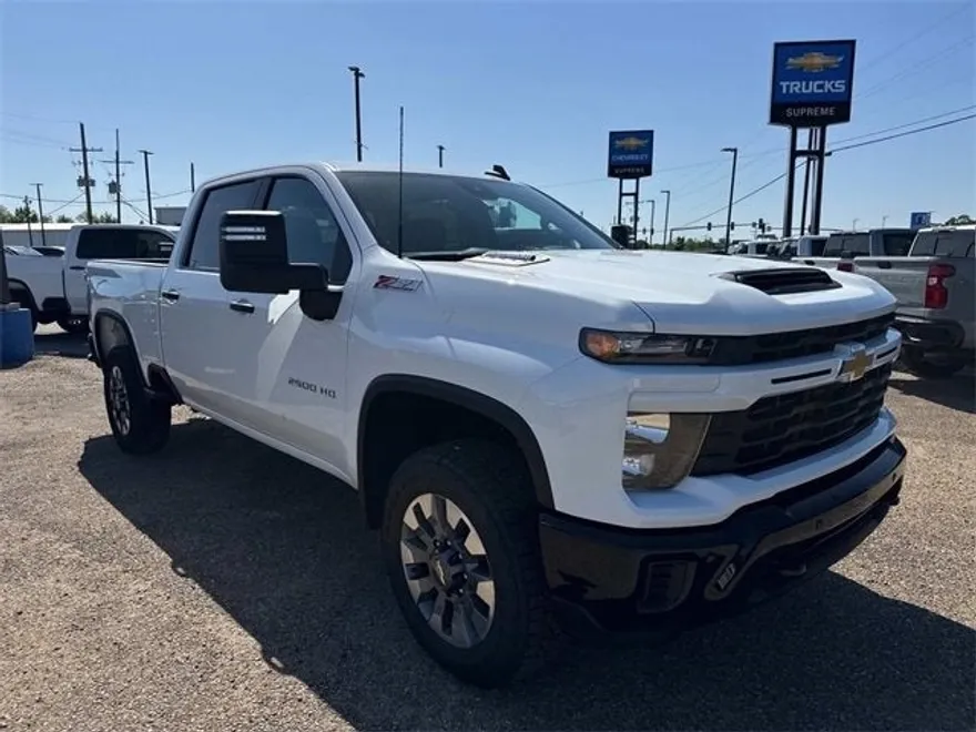 2025 Chevrolet Silverado 2500HD Custom photo 1