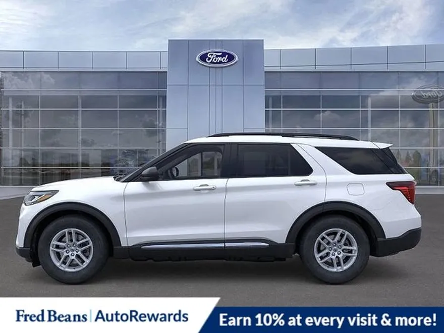 2025 Ford Explorer photo 1