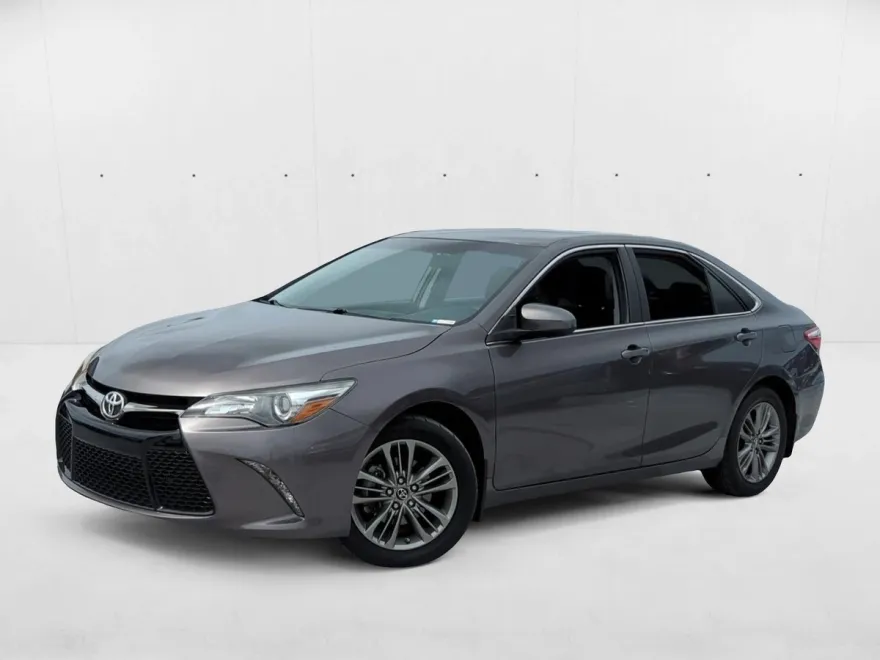 2017 Toyota Camry SE photo 1