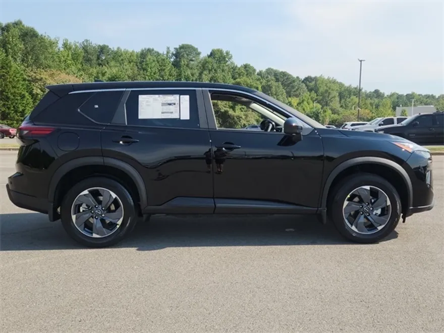 2026 Nissan Rogue SV photo 1