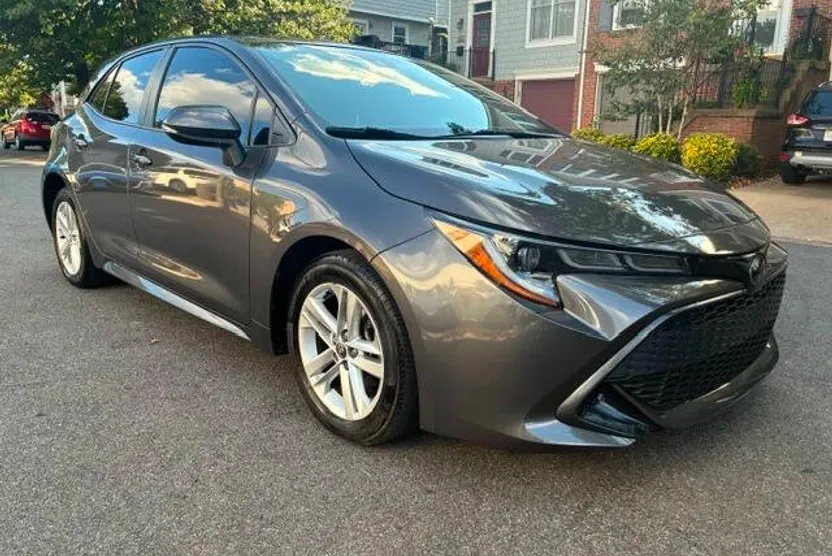 2021 Toyota Corolla SE photo 1
