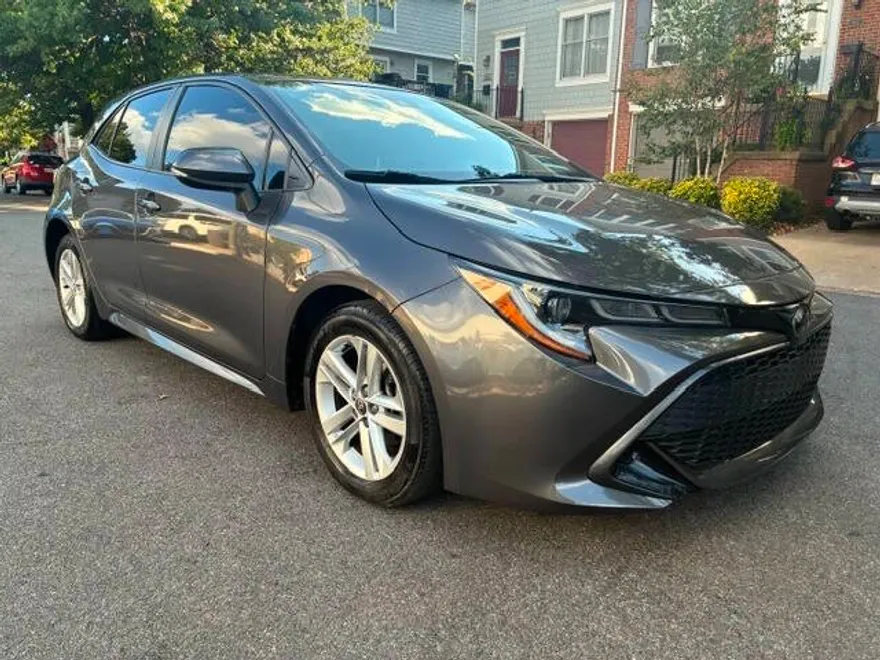 2021 Toyota Corolla SE photo 1