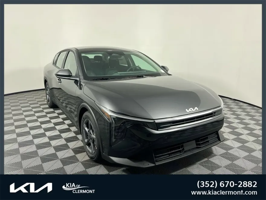 2025 Kia K4 LXS photo 1