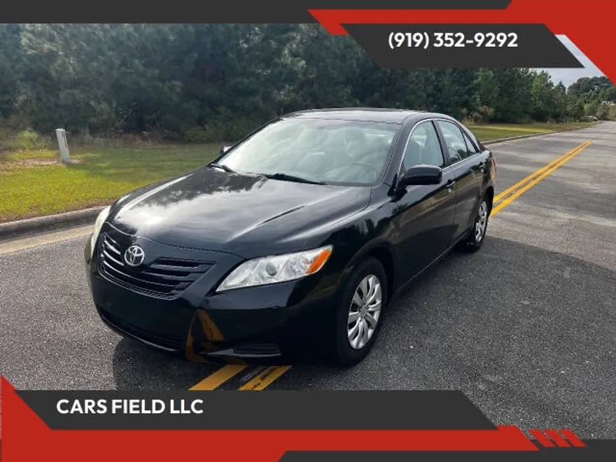 2009 Toyota Camry LE photo 1
