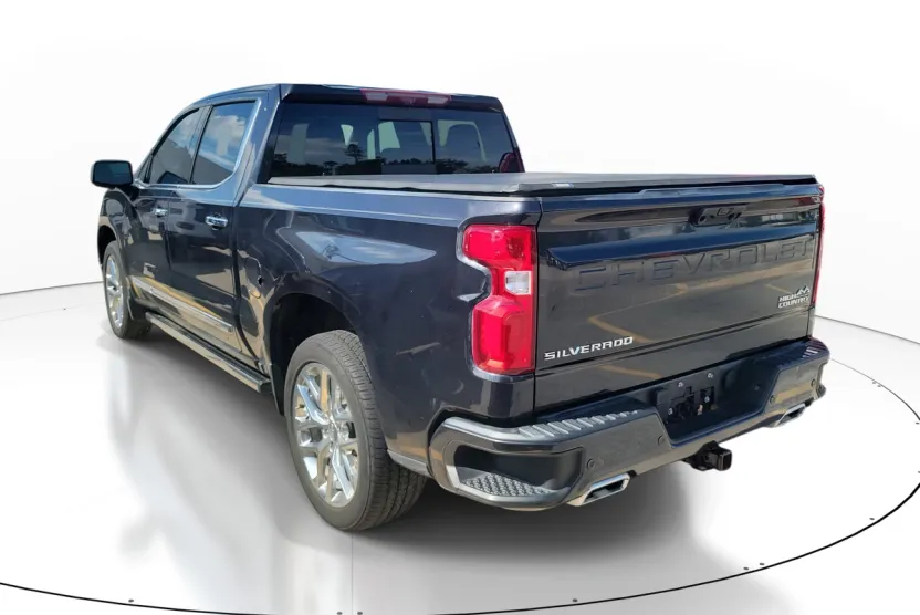 2023 Chevrolet Silverado 1500 High Country photo 1