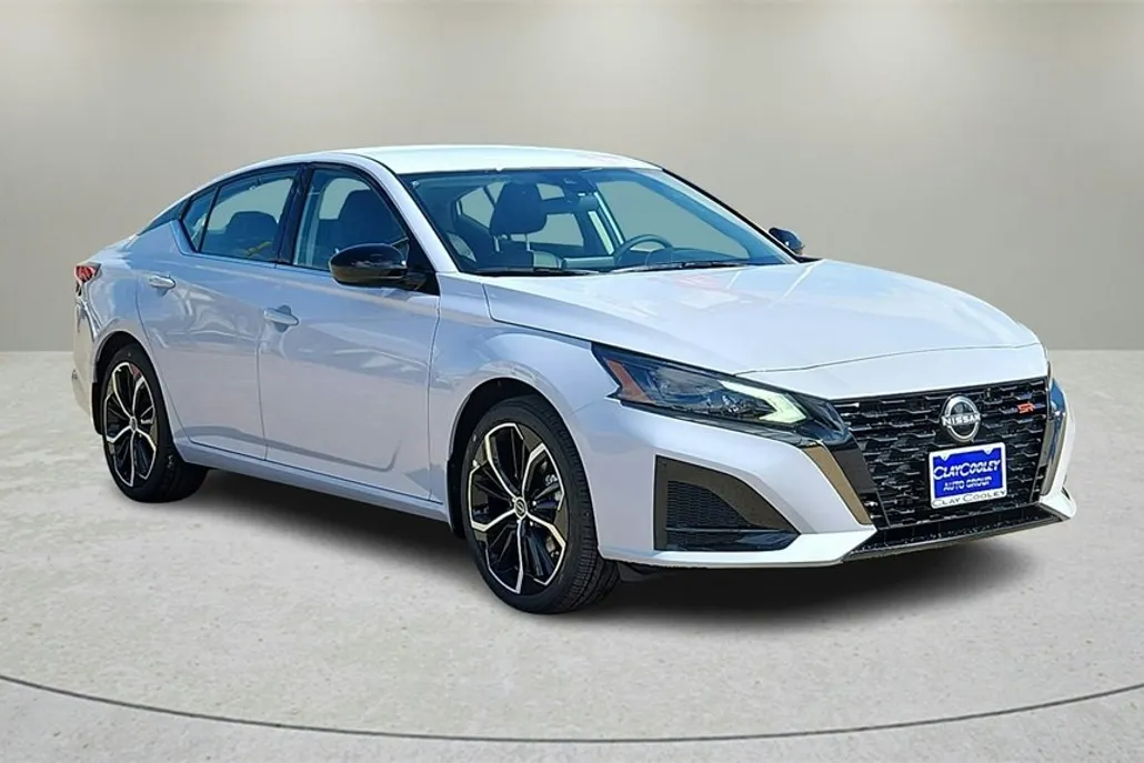 2025 Nissan Altima 2.5 SR photo 1