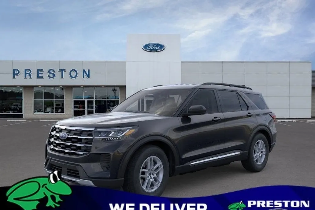 2025 Ford Explorer photo 1