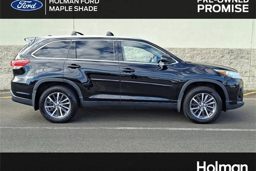 2019 Toyota Highlander XLE photo 1