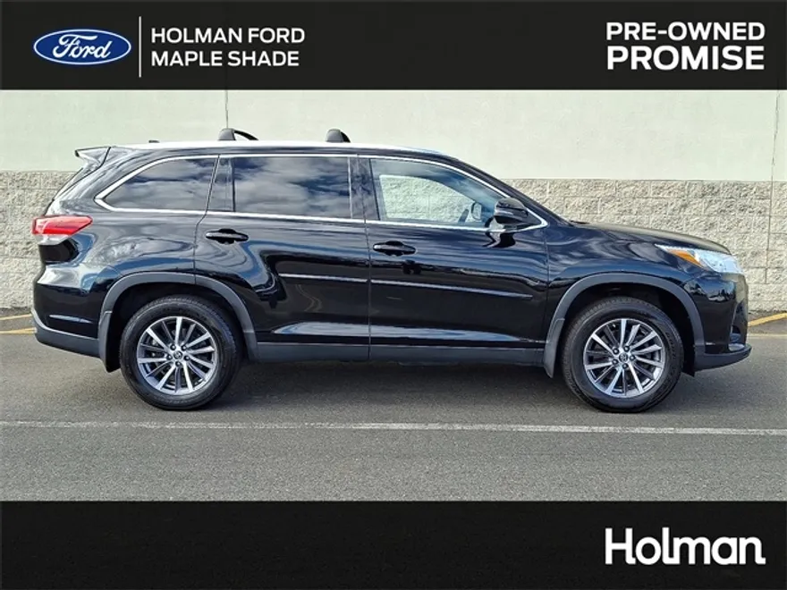 2019 Toyota Highlander XLE photo 1