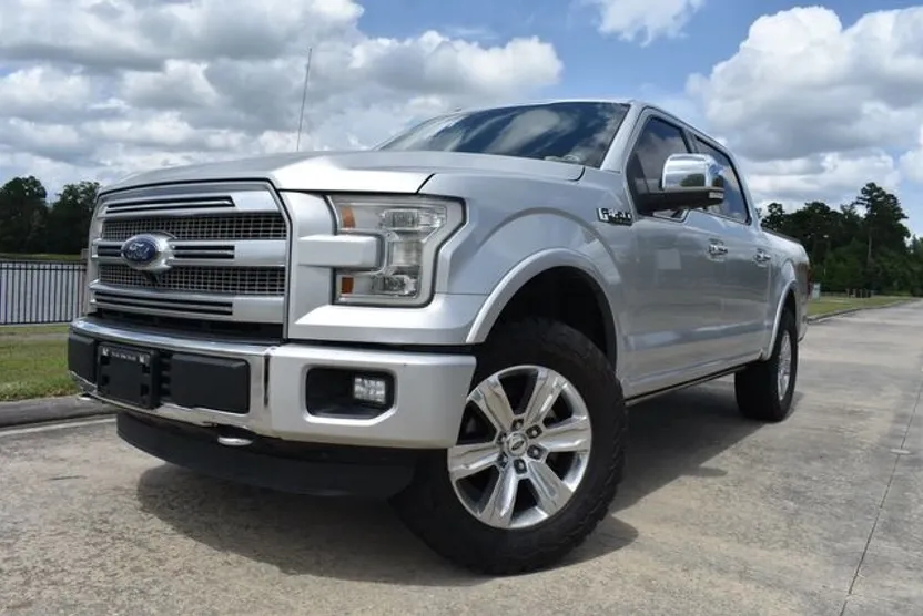 2015 Ford F-150 Platinum photo 1