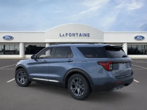 2025 Ford Explorer photo 4