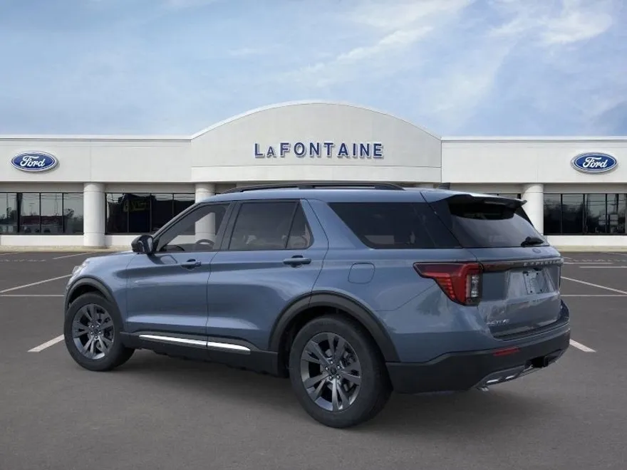 2025 Ford Explorer photo 4