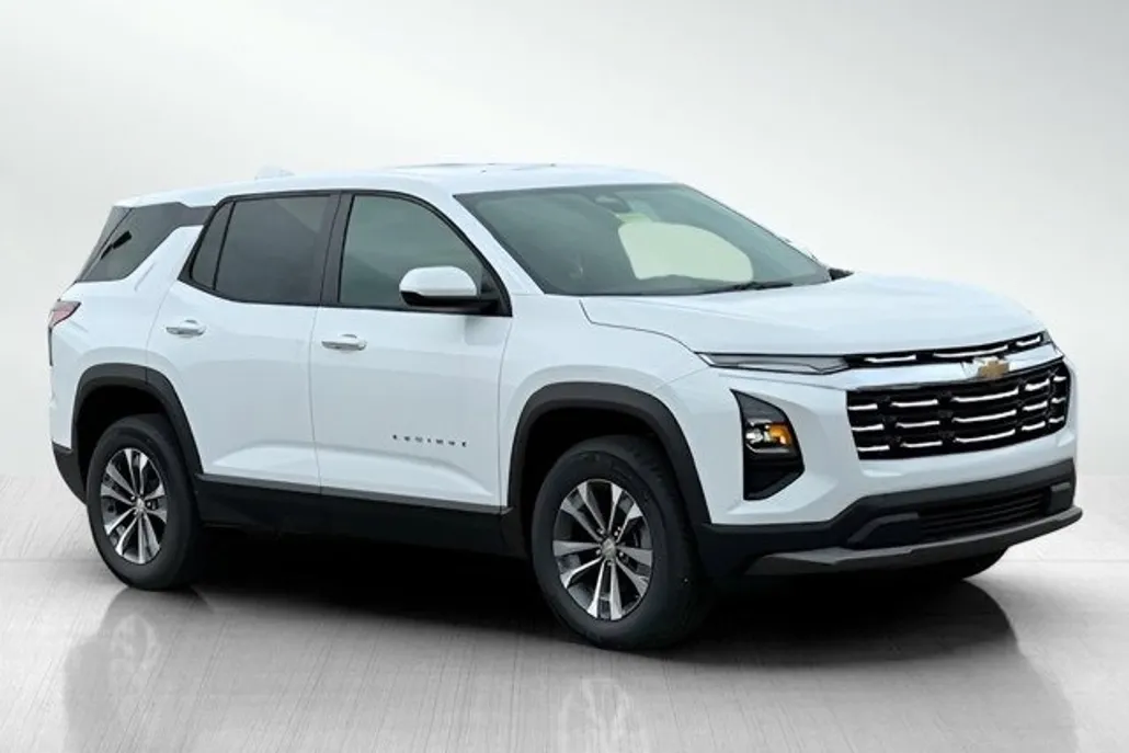 2026 Chevrolet Equinox LT photo 1
