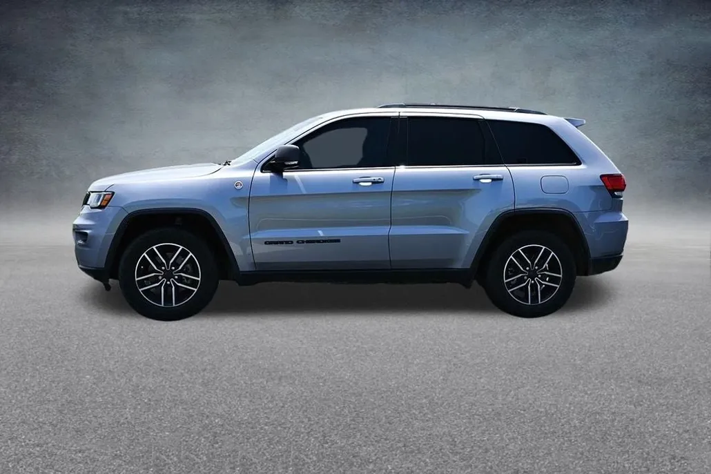 2020 Jeep Grand Cherokee Trailhawk photo 1