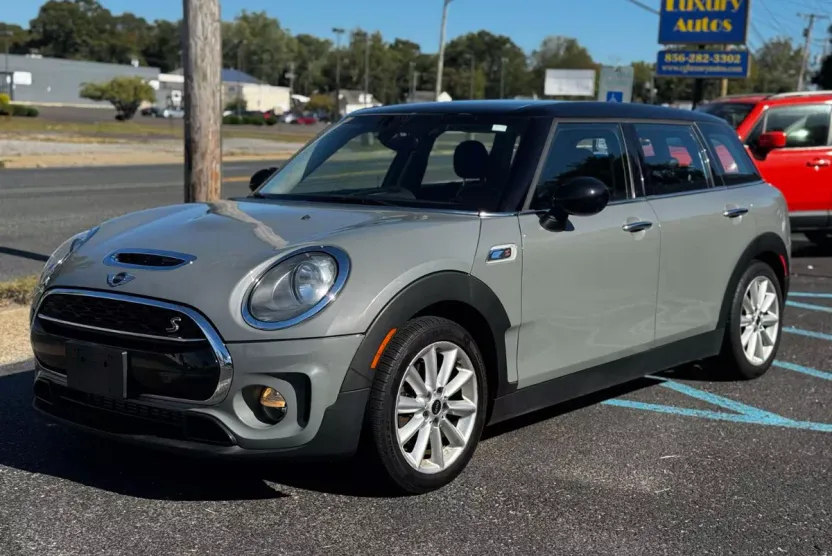 2017 Mini Clubman Base S ALL4 photo 1
