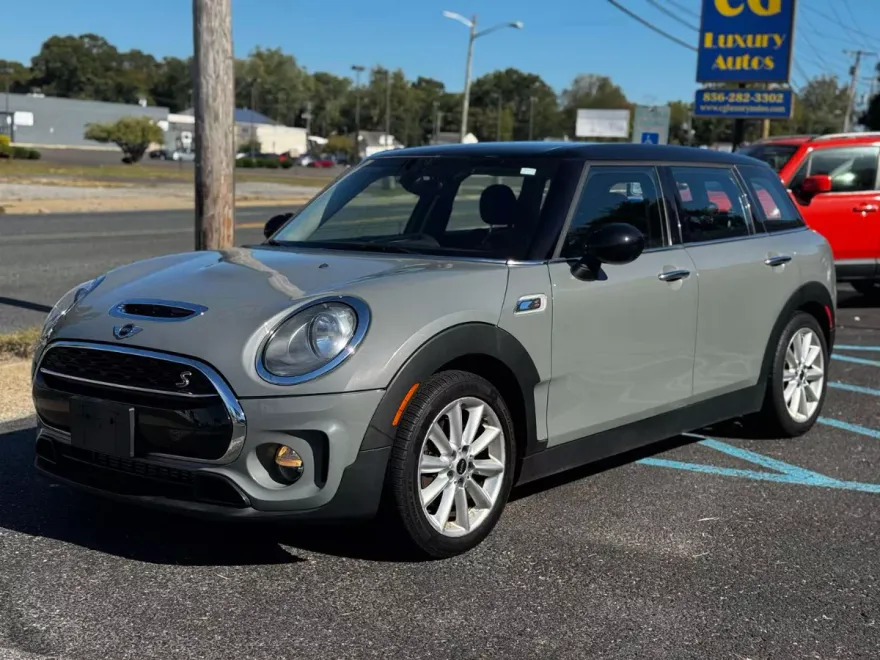 2017 Mini Clubman Base S ALL4 photo 1