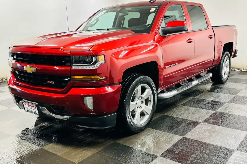 2018 Chevrolet Silverado 1500 LT photo 1