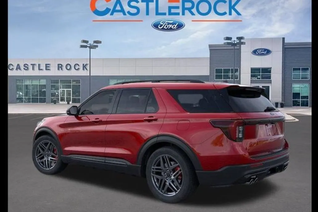 2025 Ford Explorer ST photo 1