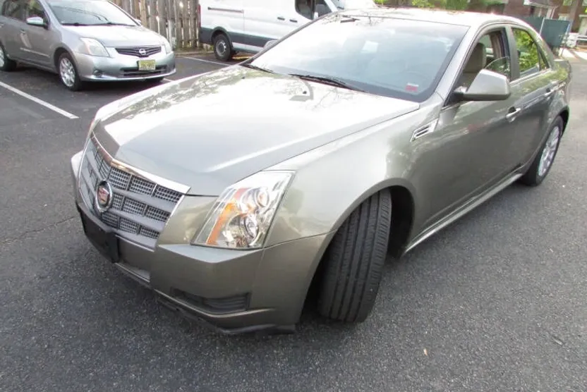 2010 Cadillac CTS Luxury photo 1