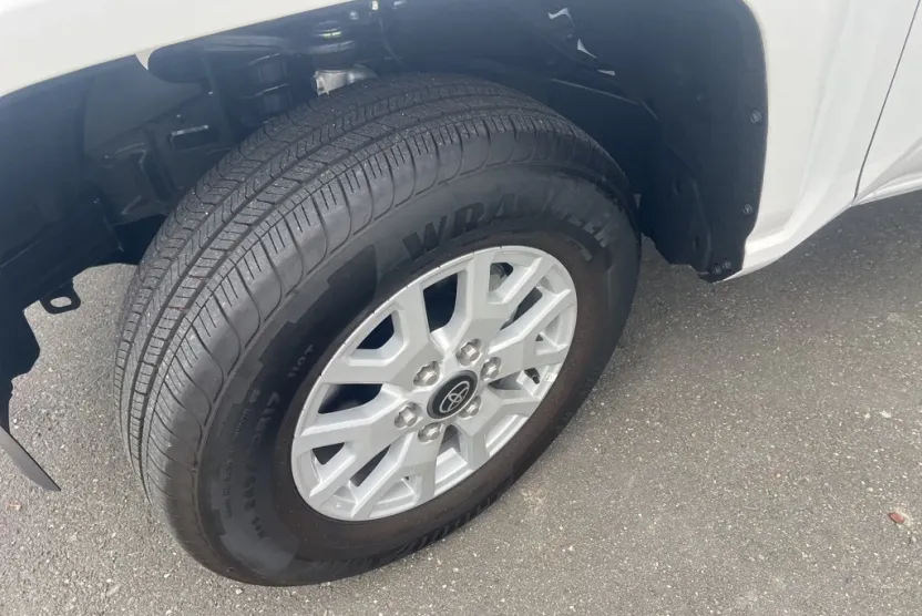 2025 Toyota Tacoma SR5 photo 1