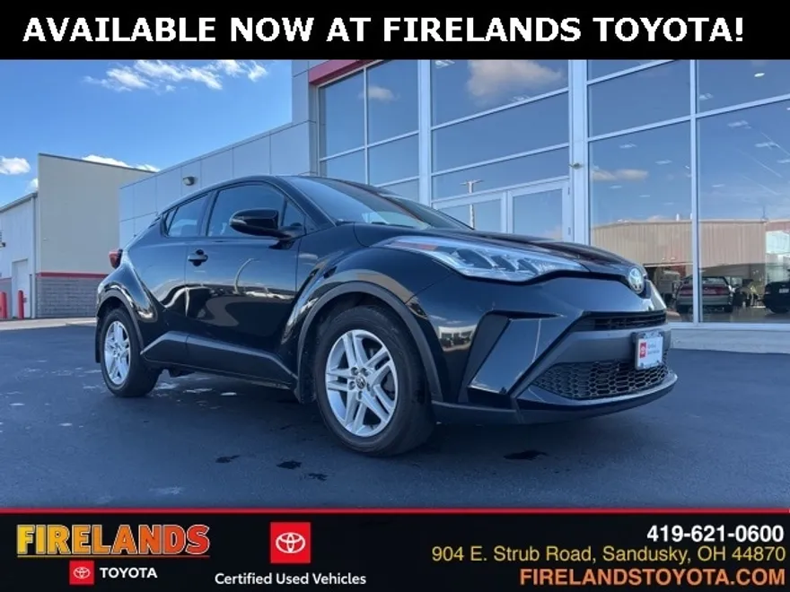 2021 Toyota C-HR LE photo 1