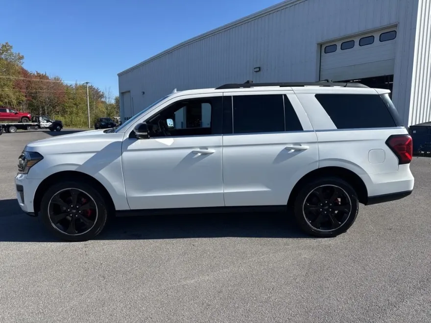 2022 Ford Expedition Limited photo 1