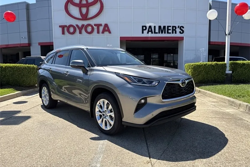 2025 Toyota Highlander Limited photo 1