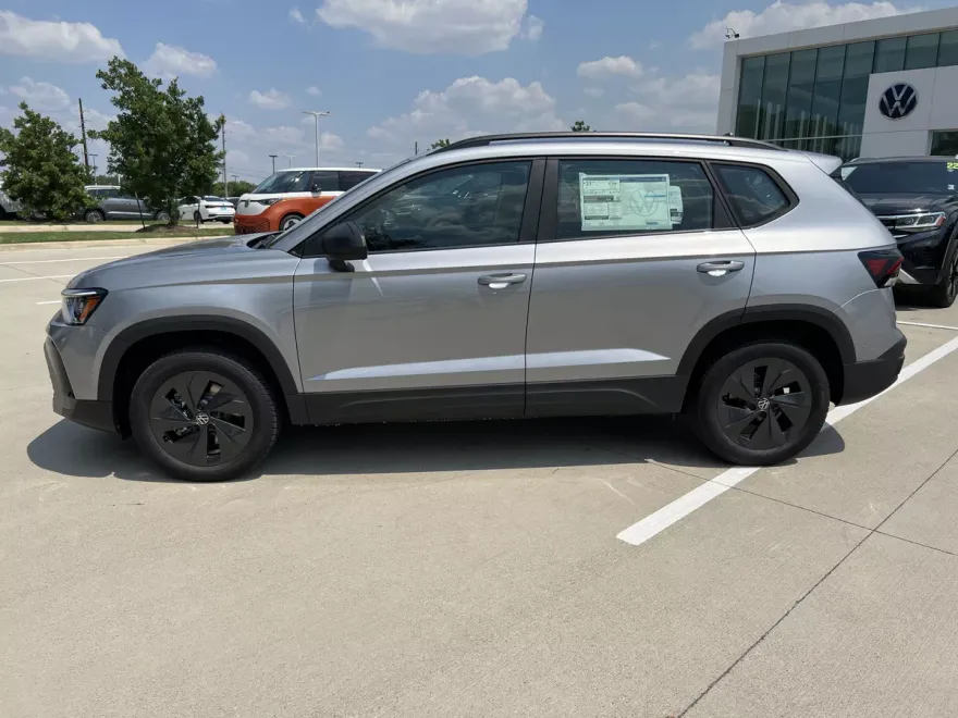 2025 Volkswagen Taos S photo 1