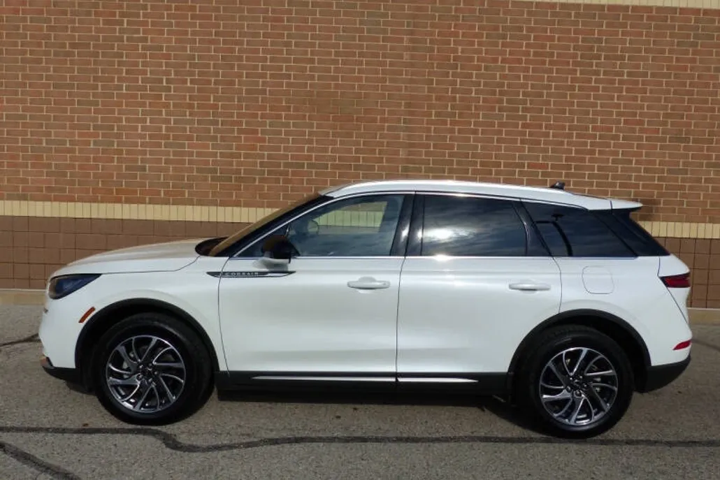 2022 Lincoln Corsair Standard photo 1