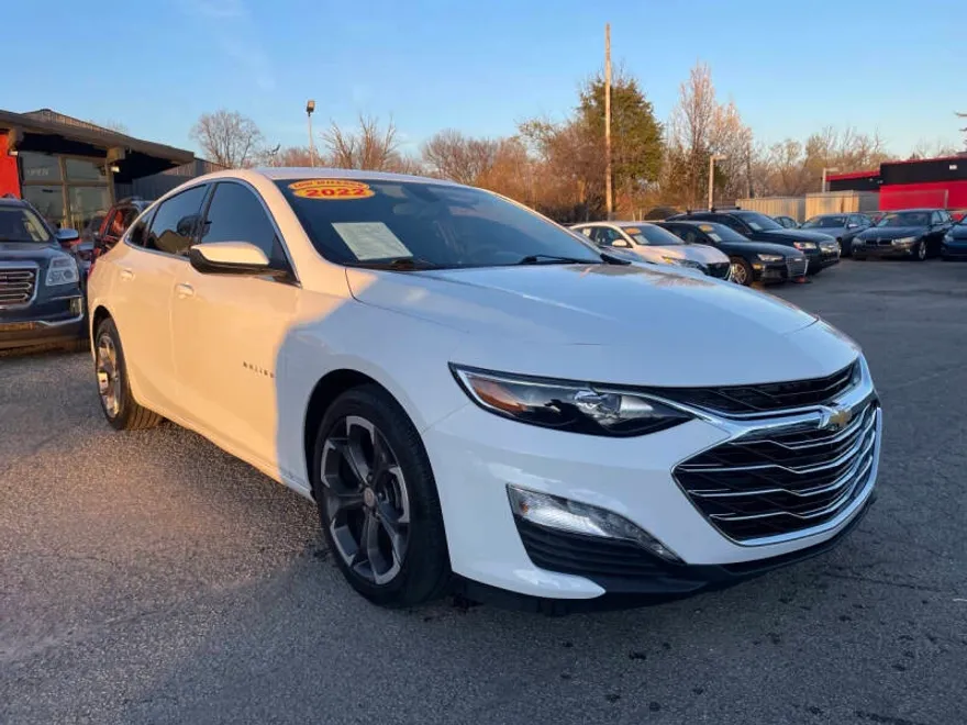 2022 Chevrolet Malibu 1LT photo 1