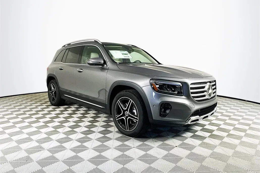 2026 Mercedes Benz GLB 250 photo 1