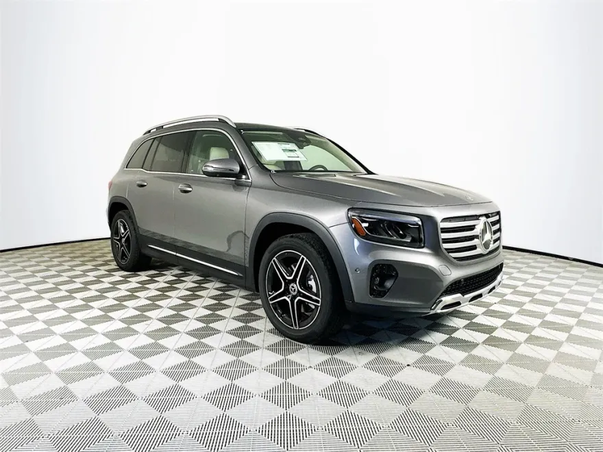 2026 Mercedes Benz GLB 250 photo 1