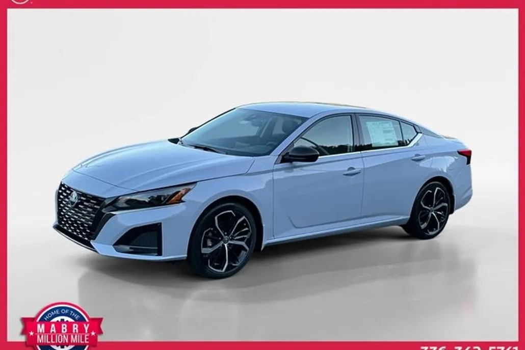 2025 Nissan Altima SR photo 1
