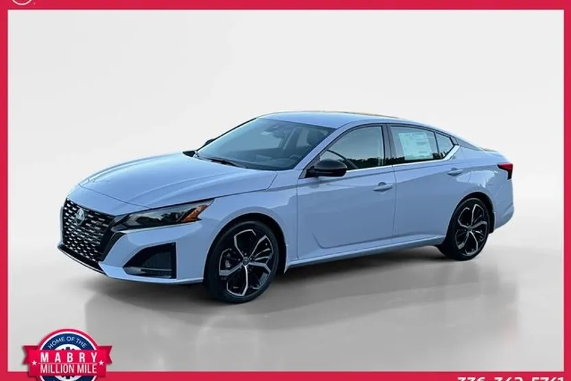 2025 Nissan Altima SR photo 1