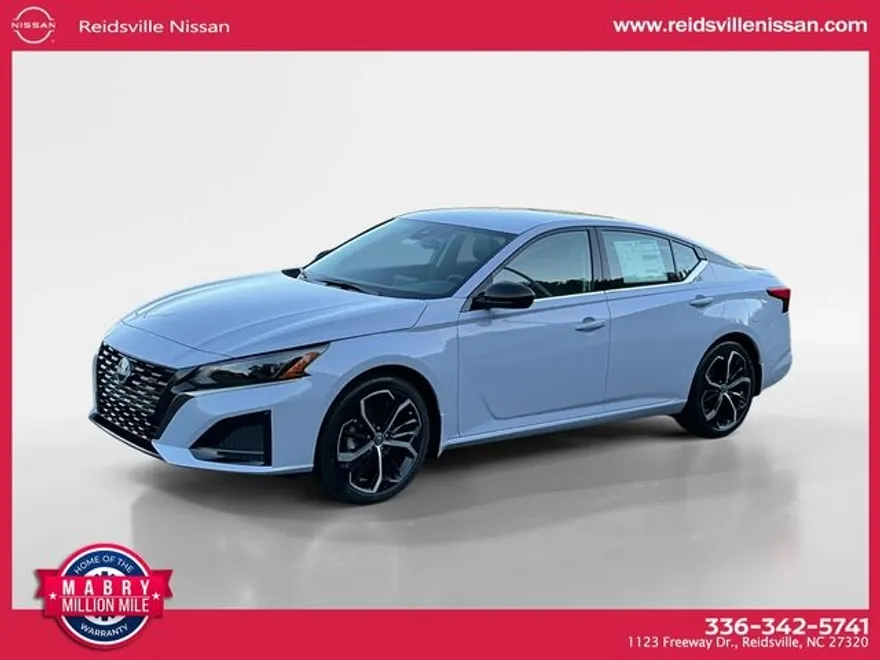 2025 Nissan Altima SR photo 1