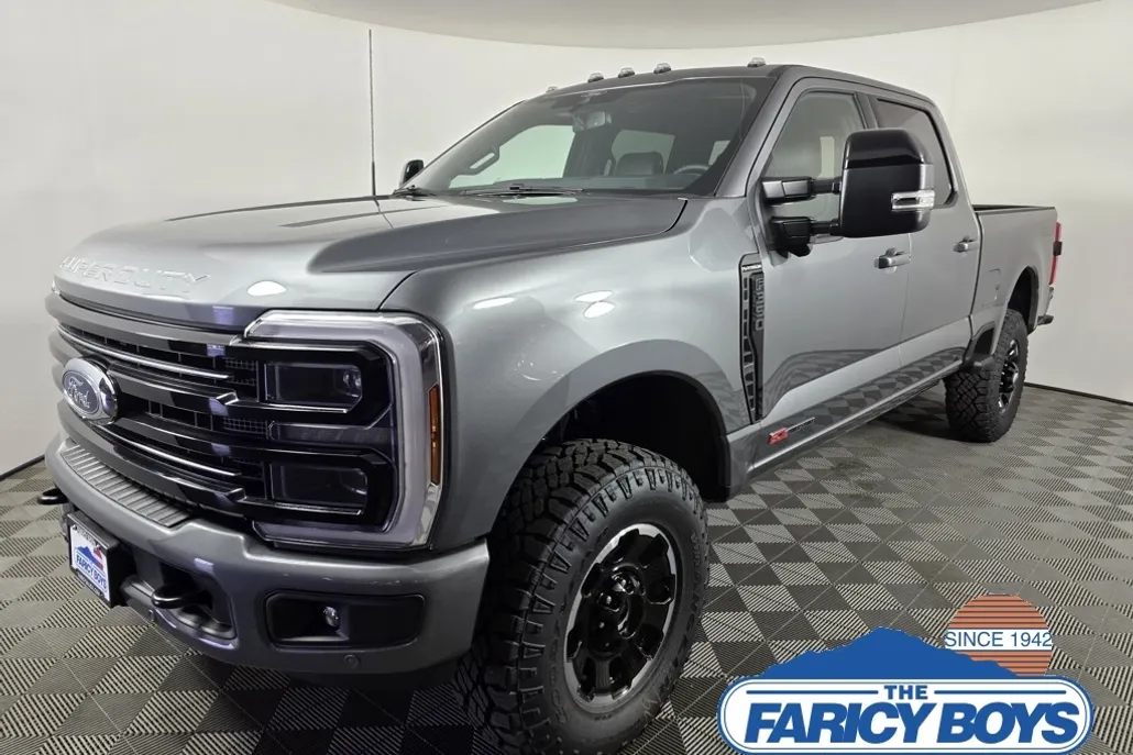 2025 Ford F-350 Platinum photo 1