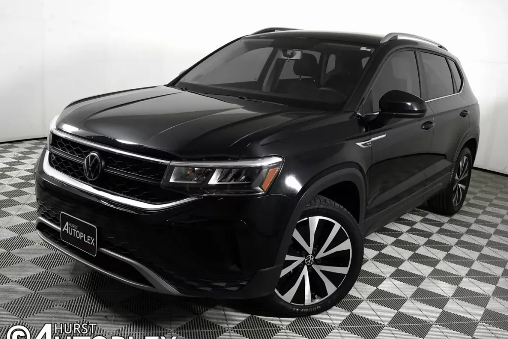 2022 Volkswagen Taos SE photo 1