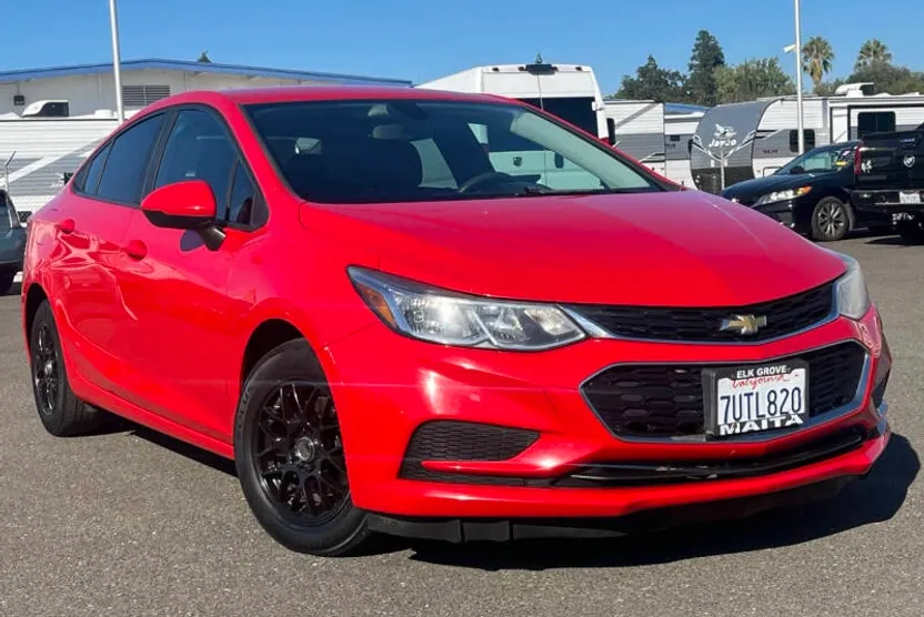 2016 Chevrolet Cruze LS photo 1