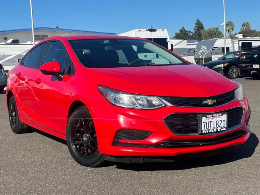 2016 Chevrolet Cruze LS photo 1