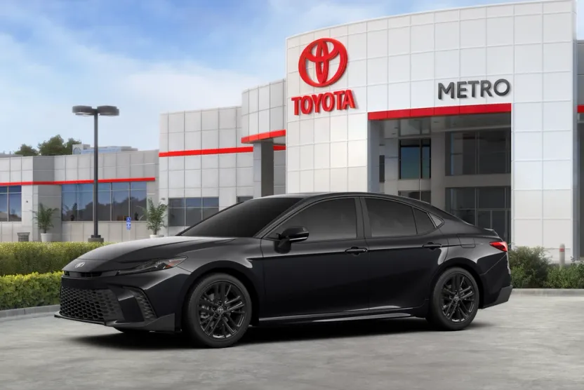 2026 Toyota Camry SE photo 1