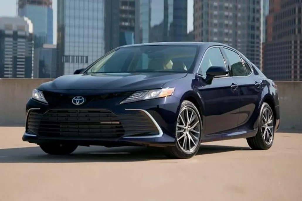 2022 Toyota Camry SE photo 1
