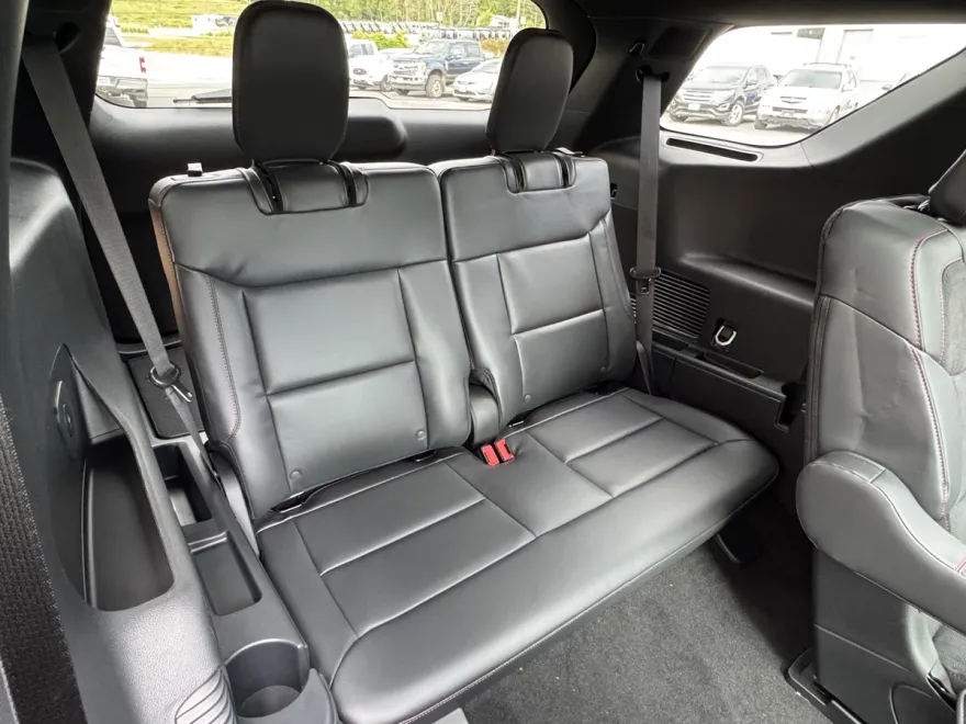 2025 Ford Explorer ST photo 1