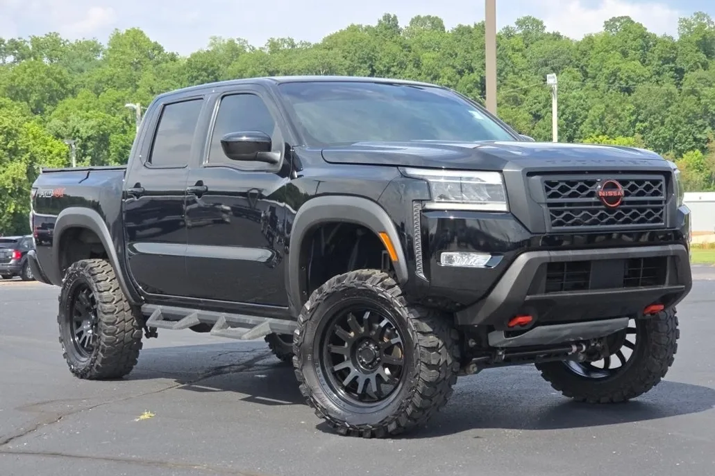 2022 Nissan Frontier PRO-4X photo 1