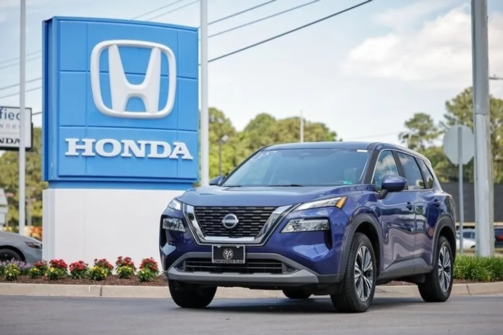 2023 Nissan Rogue SV photo 1