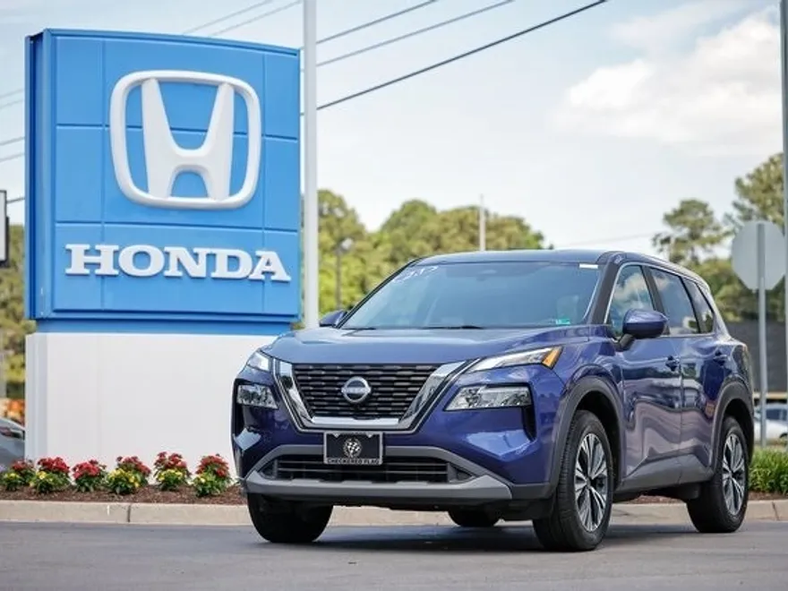 2023 Nissan Rogue SV photo 1