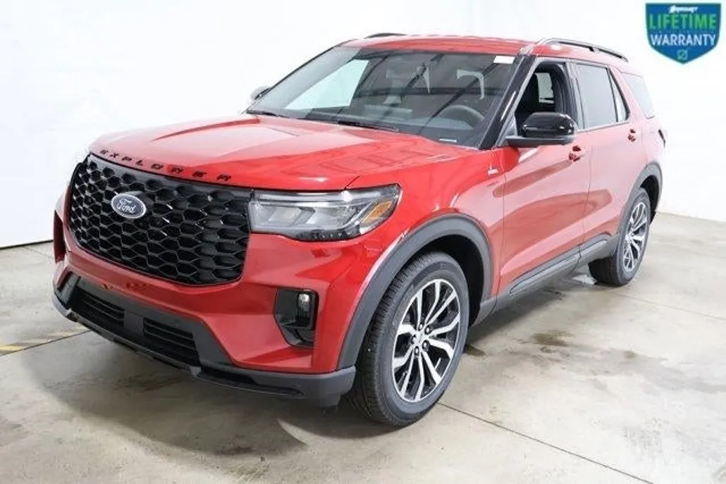2025 Ford Explorer ST-Line photo 1